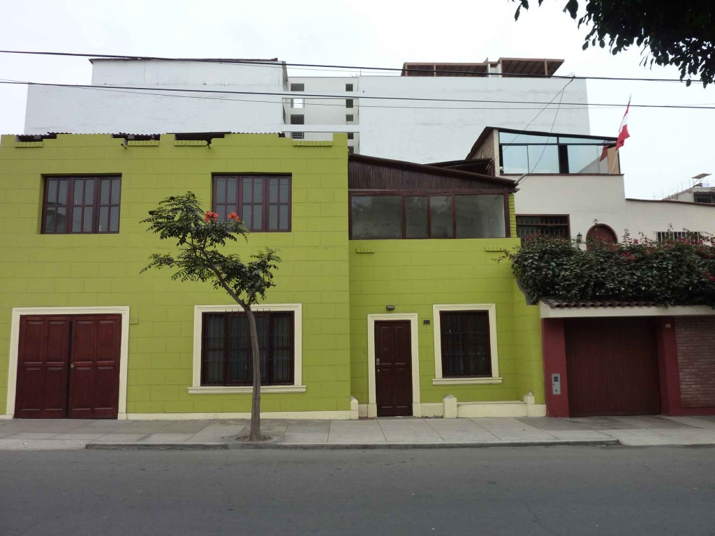 Miraflores walls 2