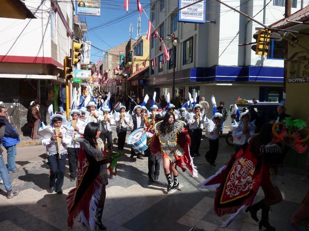 Spontaneous parade in Puno